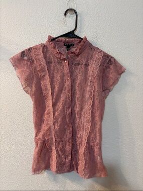 FANG Rose Lace Ruffled Button-Up Blouse